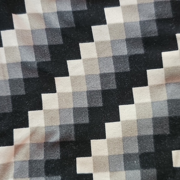 BUNDLE OF LU LA ROE LEGGINGS - Picture 7 of 9